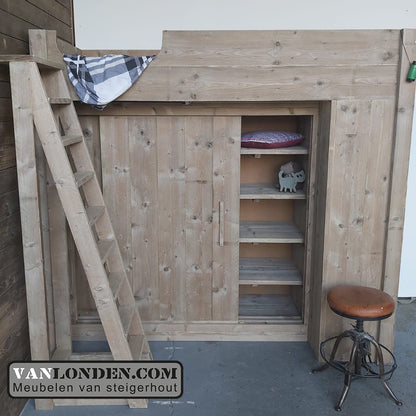 Steigerhouten hoogslaper met schuifdeurkast Jeppe