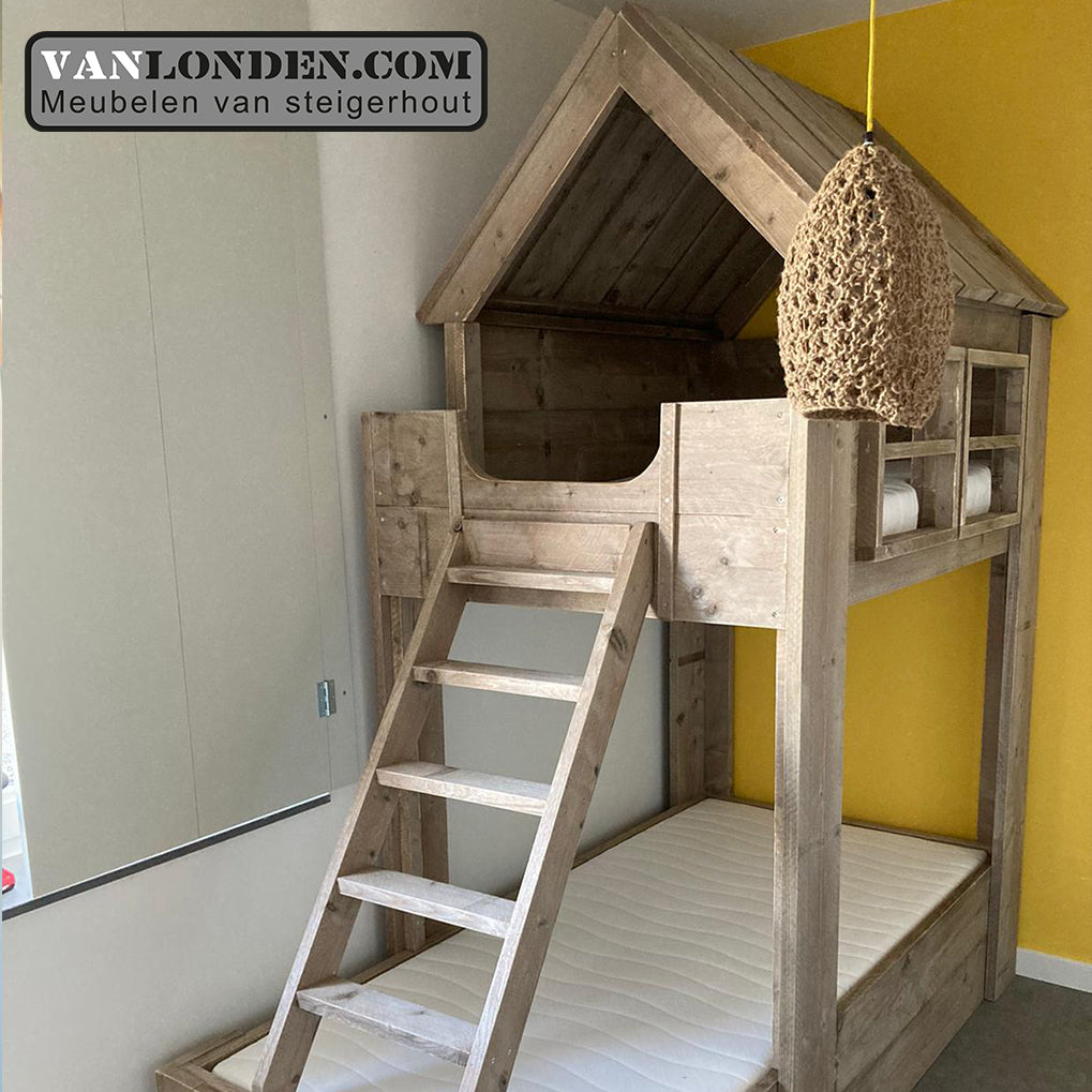 Steigerhouten huisjesbed Babette