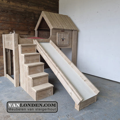 Steigerhouten huisjesbed met glijbaan Dennie