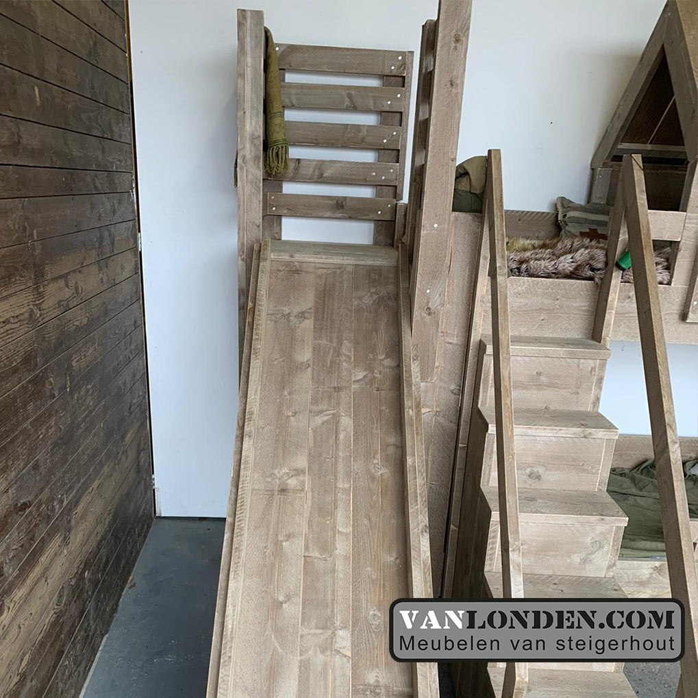 Steigerhouten huisjesbed Ramses