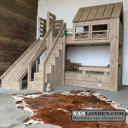 Steigerhouten huisjesbed Ramses