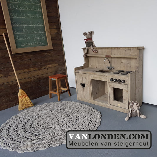 Steigerhouten kinderkeukentje Janske