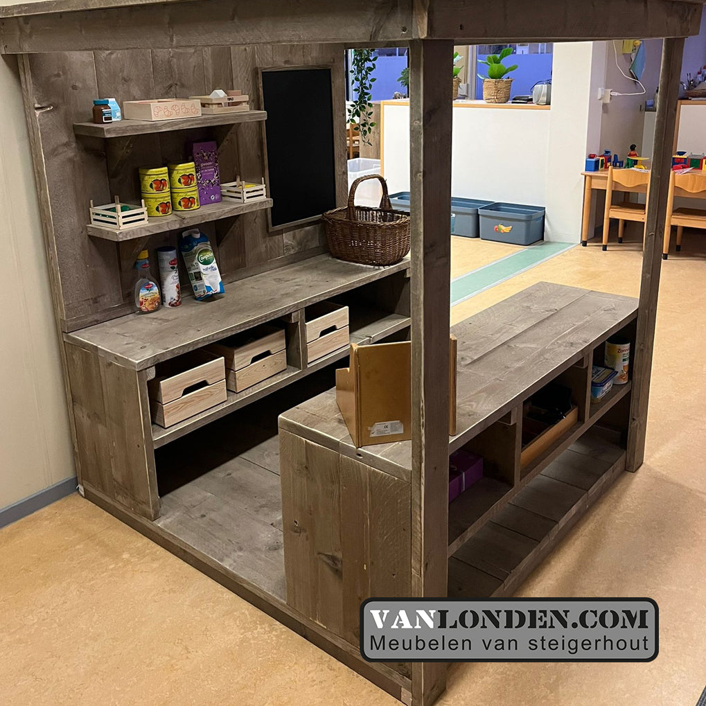 Steigerhouten kinderwinkeltje Amelie