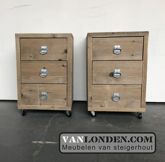 Steigerhouten nachtkastje Nadal