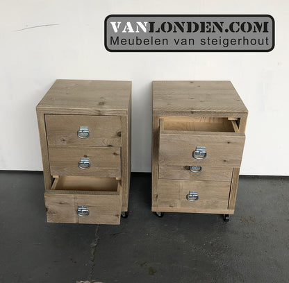 Steigerhouten nachtkastje Nadal