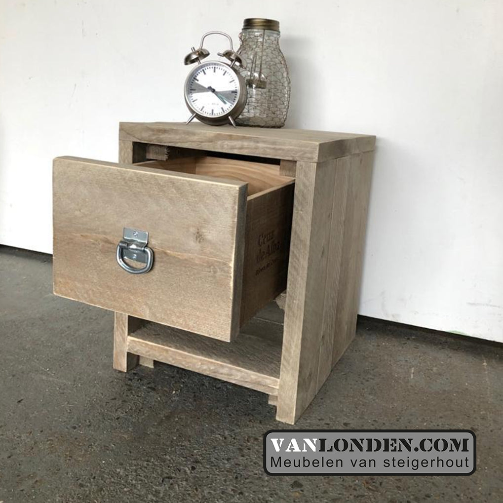 Steigerhouten nachtkastje Roger