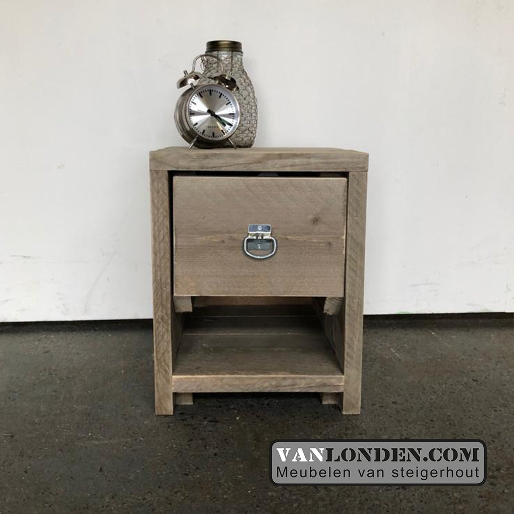 Steigerhouten nachtkastje Roger