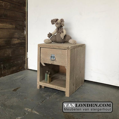 Steigerhouten nachtkastje Roger