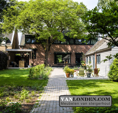 Steigerhouten overkapping en eettafel
