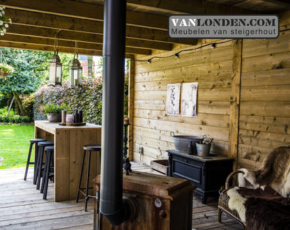 Steigerhouten overkapping en eettafel