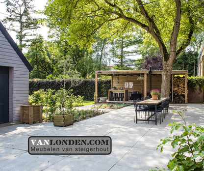 Steigerhouten overkapping en eettafel