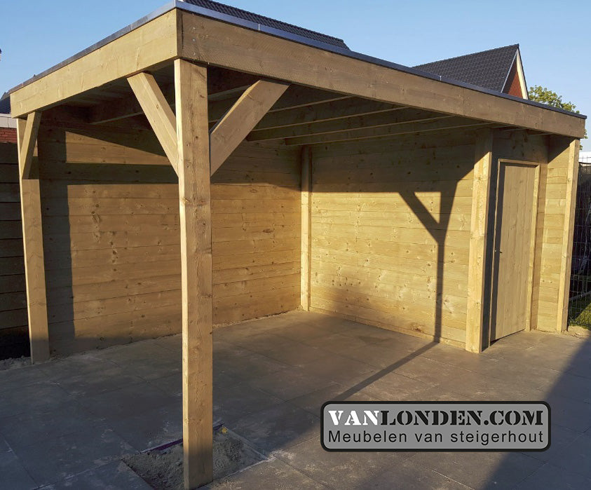 Steigerhouten overkapping met schuur Peet