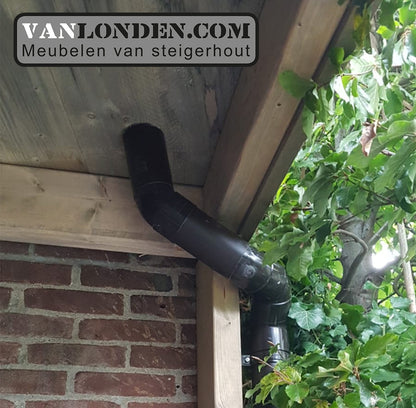 Steigerhouten overkapping tussen 2 muren