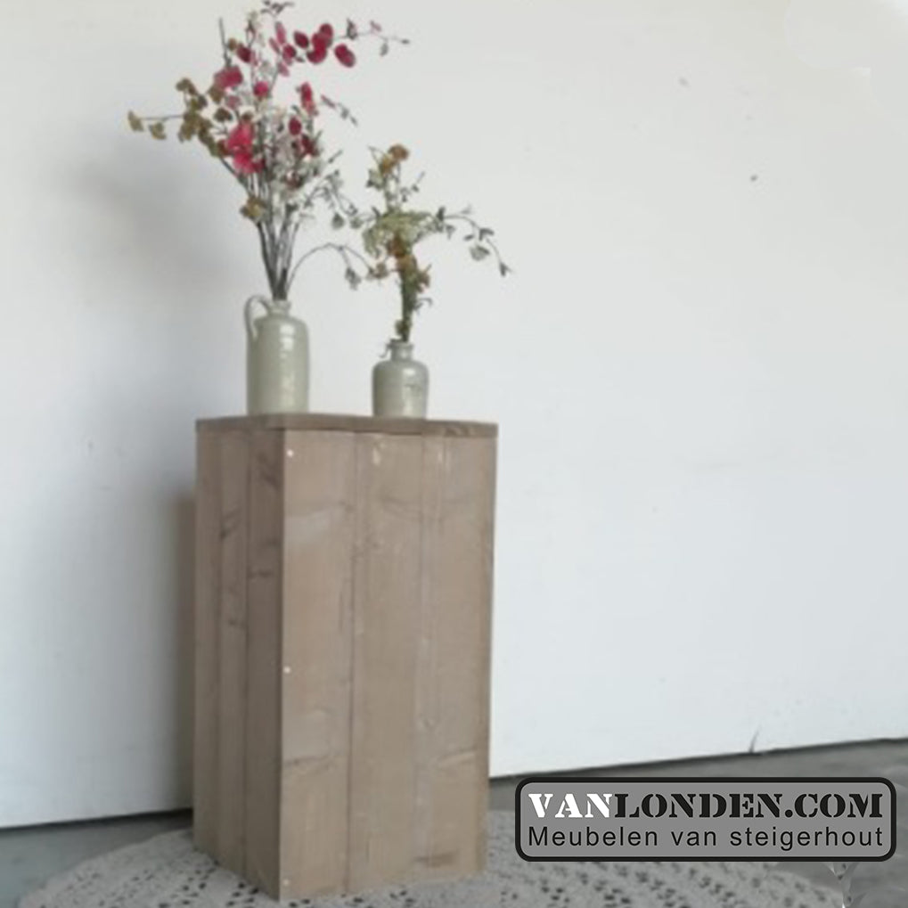 Steigerhouten plantenzuil Wiek