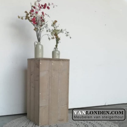 Steigerhouten plantenzuil Wiek