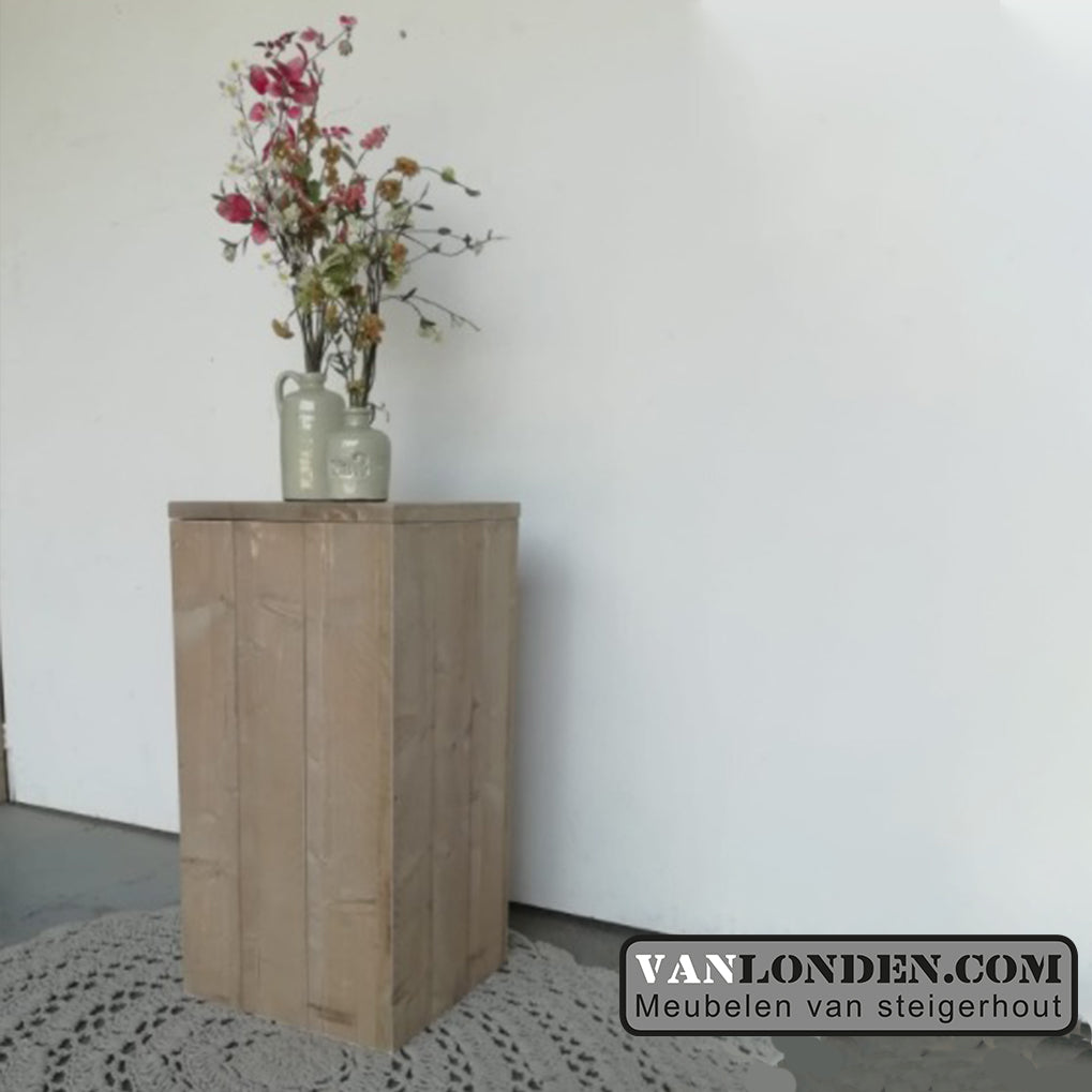 Steigerhouten plantenzuil Wiek