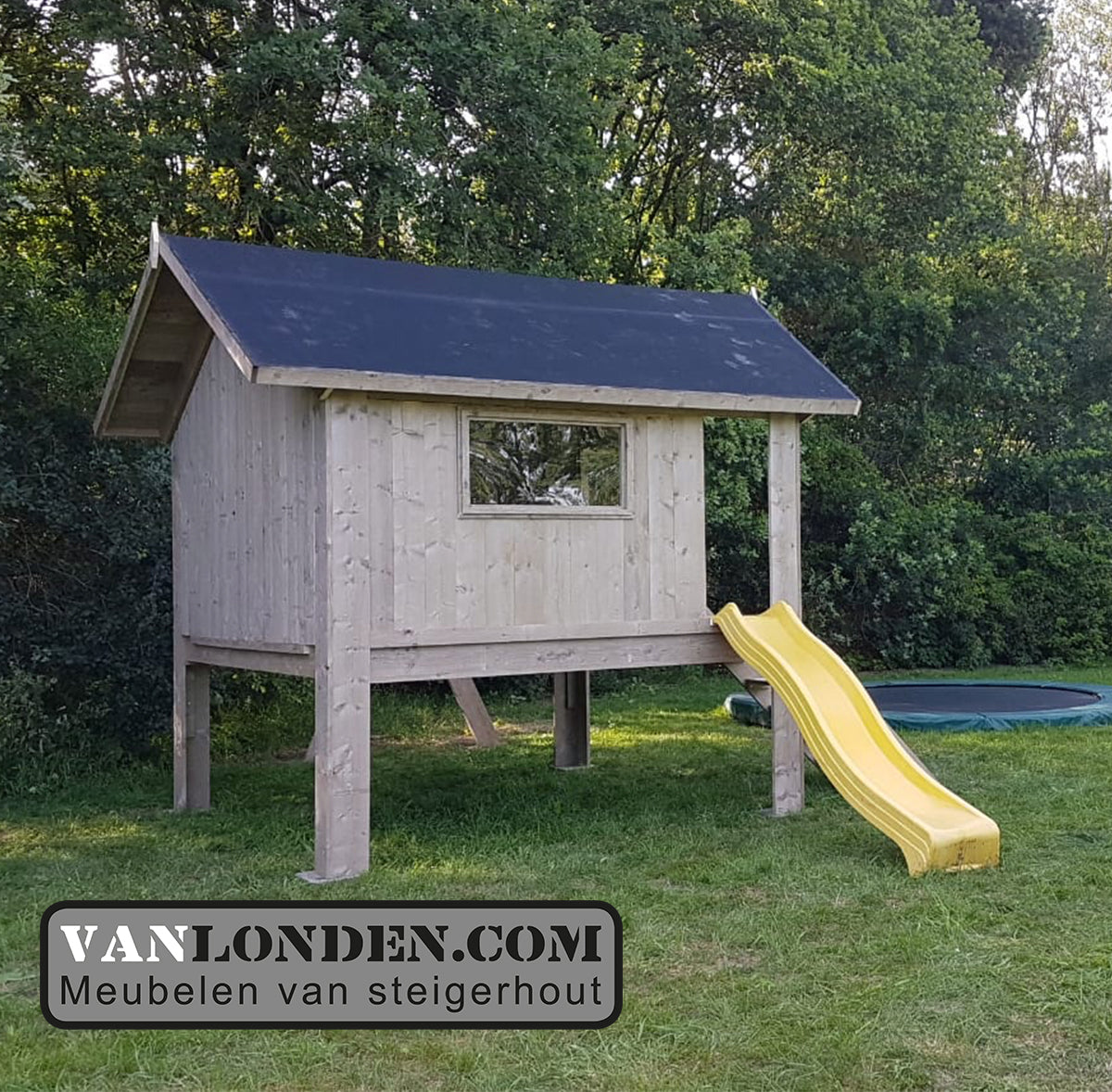 Steigerhouten speelhuis met glijbaan Denny