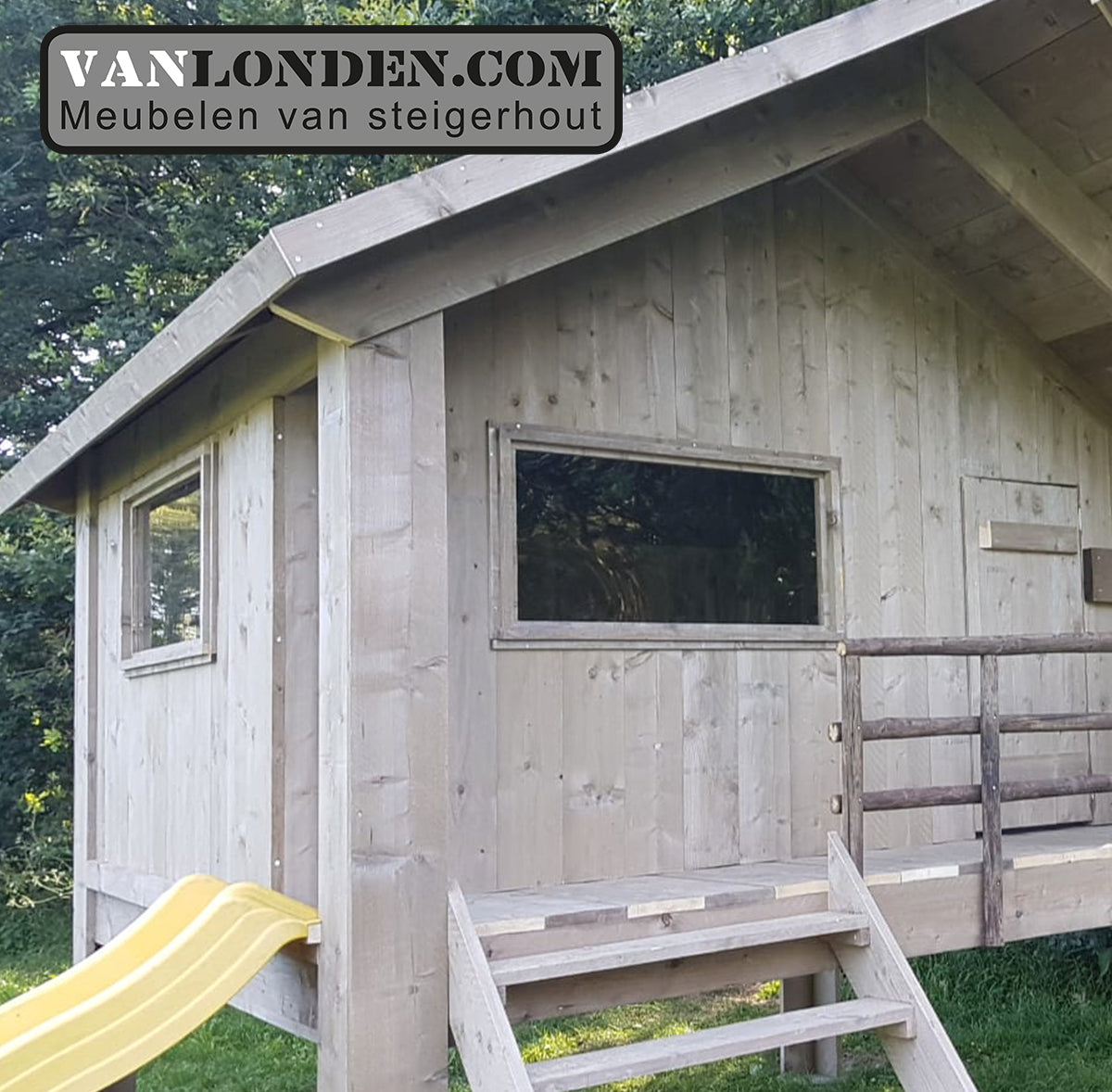Steigerhouten speelhuis met glijbaan Denny