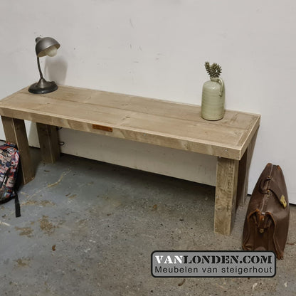 Steigerhouten bureau/speeltafel Jurre