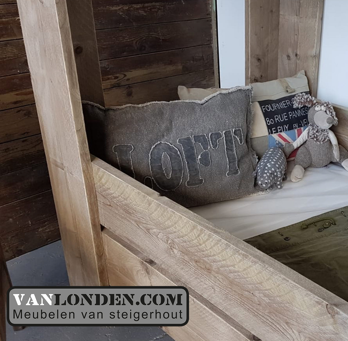 Steigerhouten stapelbed Billy