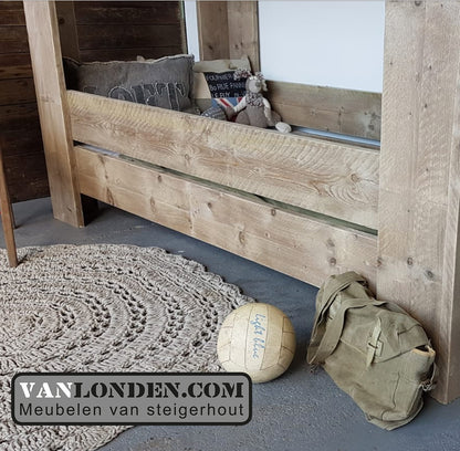 Steigerhouten stapelbed Billy