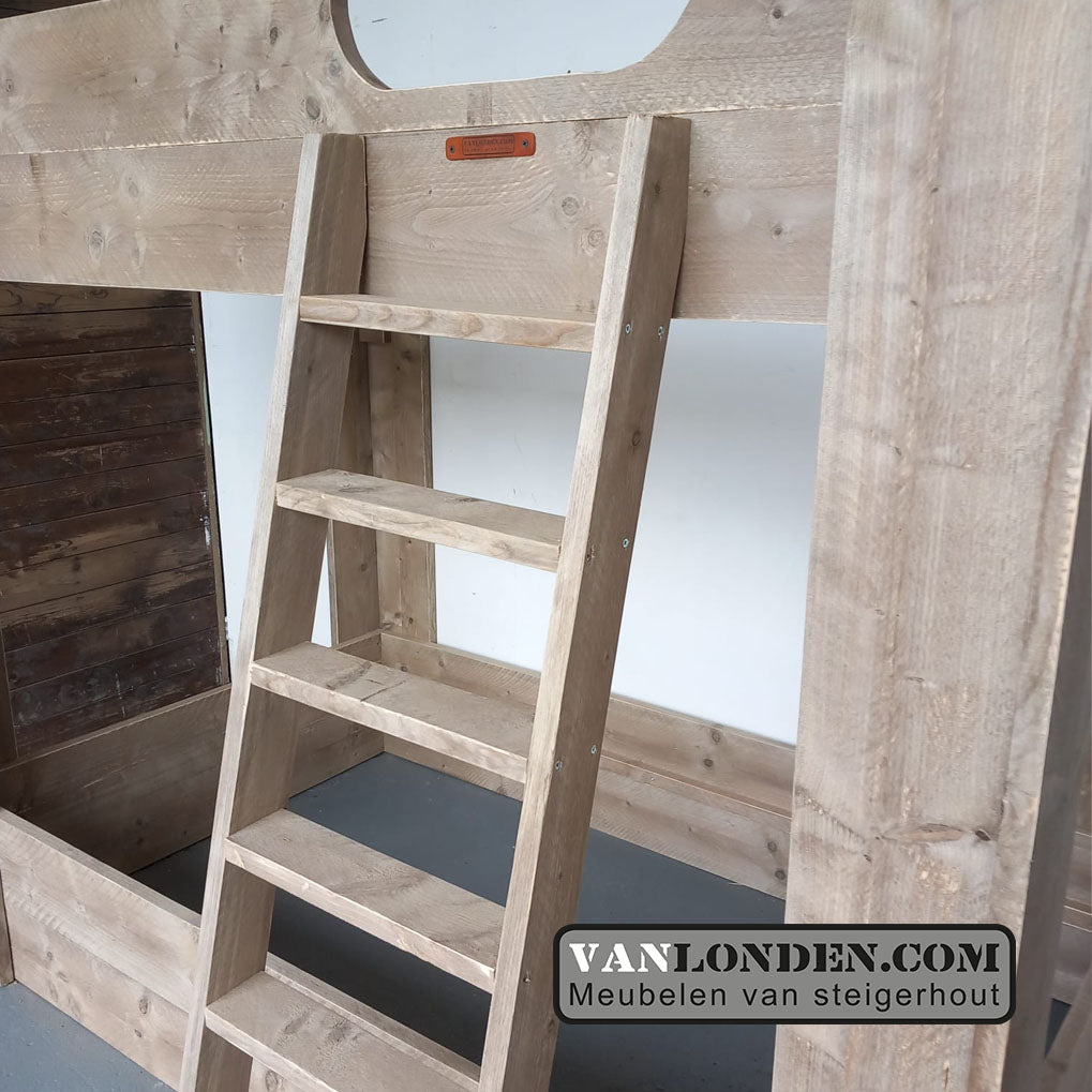 Steigerhouten stapelbed Dorus