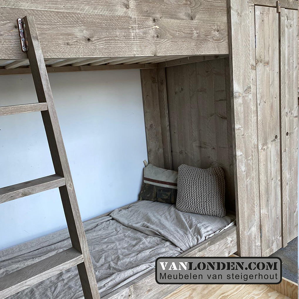 Steigerhouten stapelbed met kast Elin