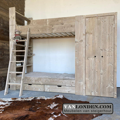 Steigerhouten stapelbed met kast Elin