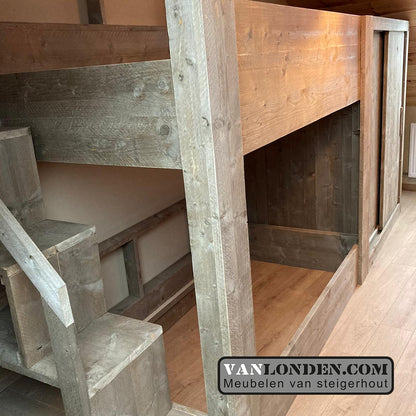 Steigerhouten stapelbed met kast Floris