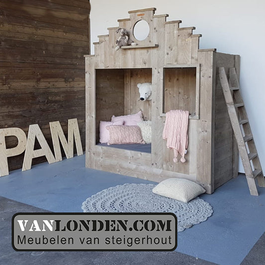 Steigerhouten trapgevel bed Pam