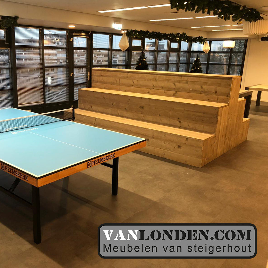 Steigerhouten dubbele tribune