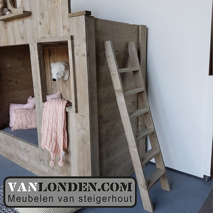 Steigerhouten trapgevel bed Pam