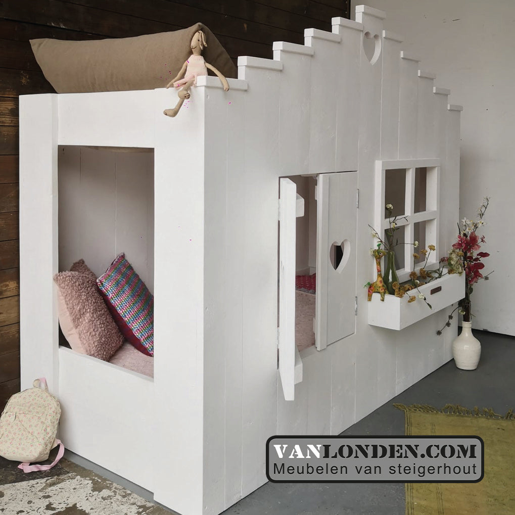 Steigerhouten trapgevel bed Tirza