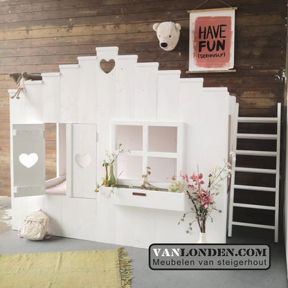 Steigerhouten trapgevel bed Tirza