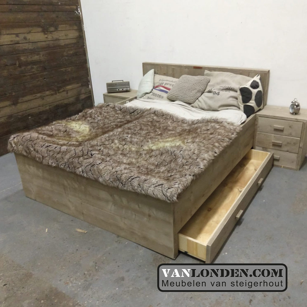 Steigerhouten tweepersoonsbed Betty