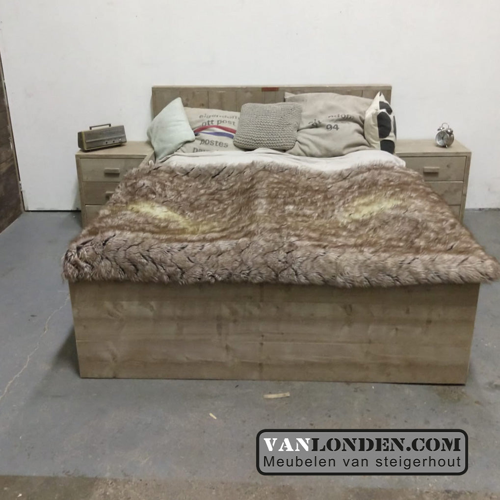 Steigerhouten tweepersoonsbed Betty