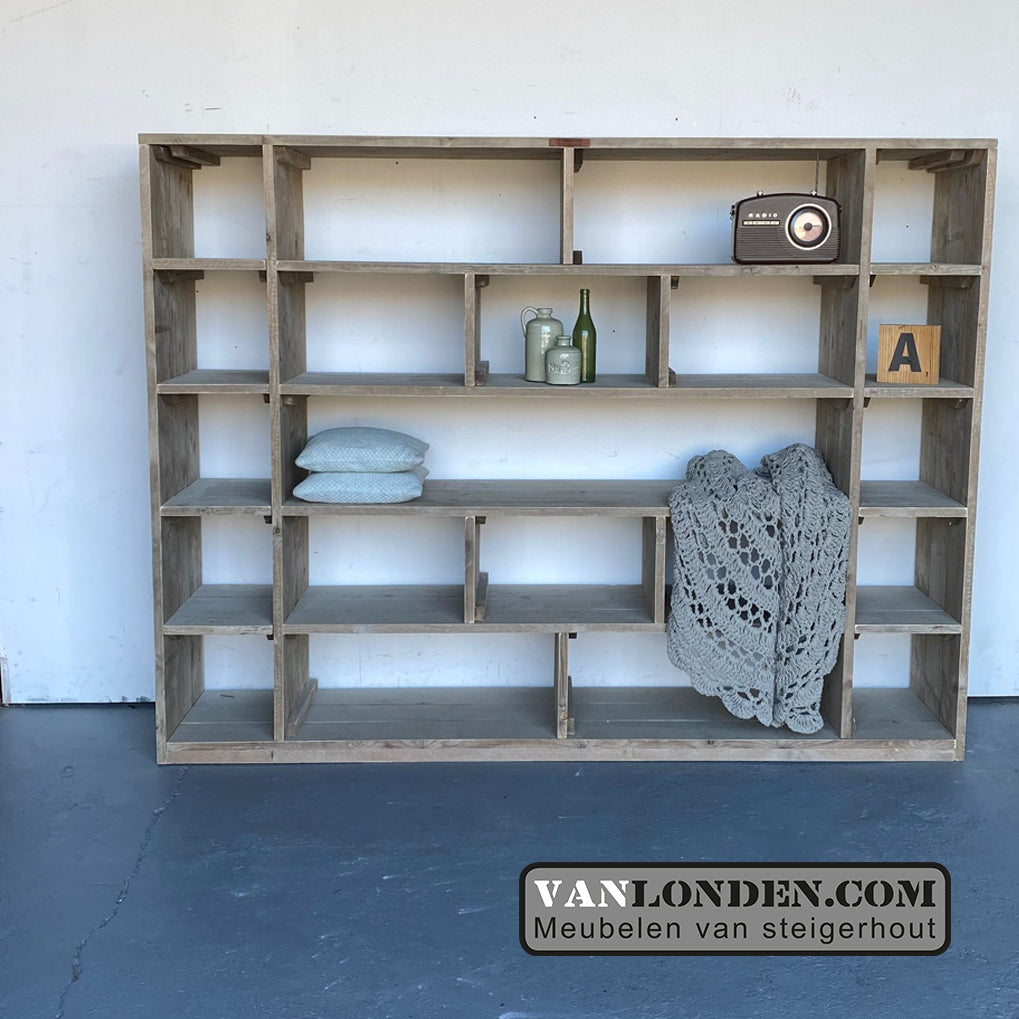 Steigerhouten vakkenkast Jara