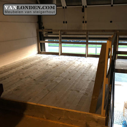 Verdiepingsvloer loods