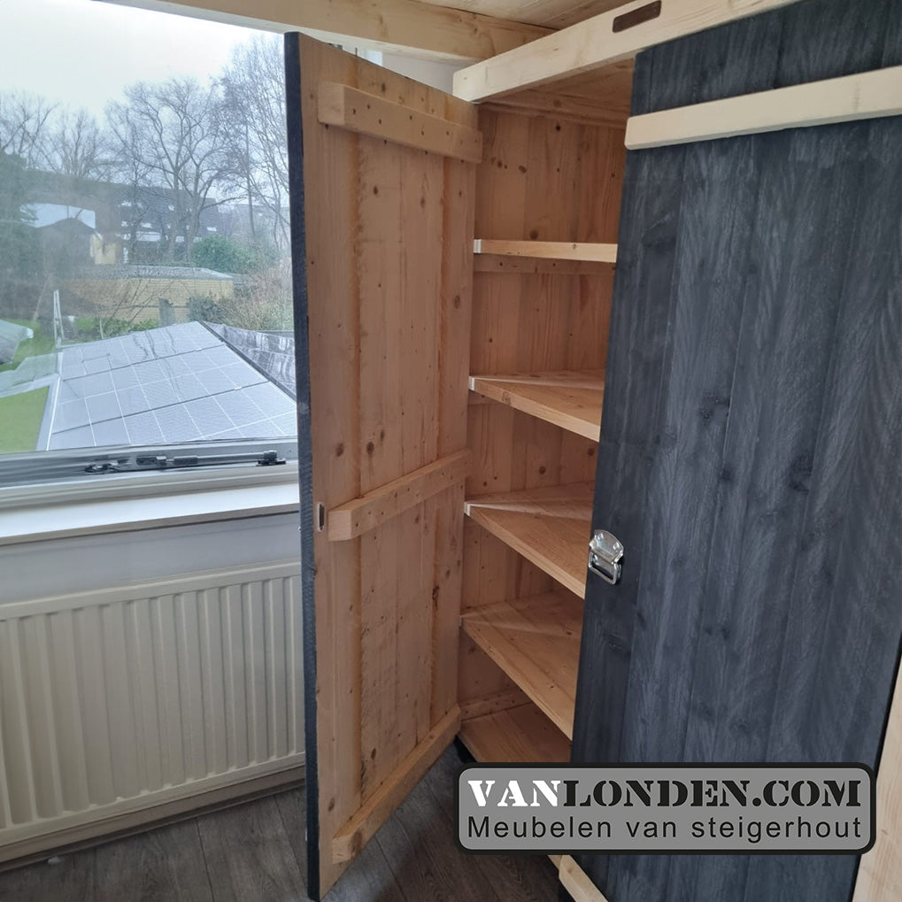 Steigerhouten vide met kast en bureau Bommel