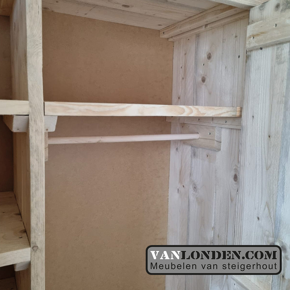 Steigerhouten vide met kast en bureau Bommel