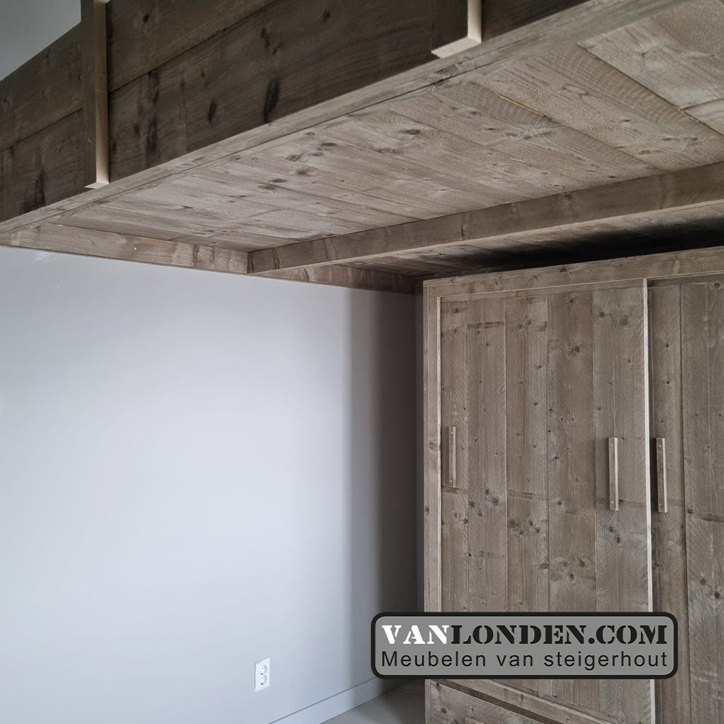 Steigerhouten vide verdiepingsvloer met kast Boomer