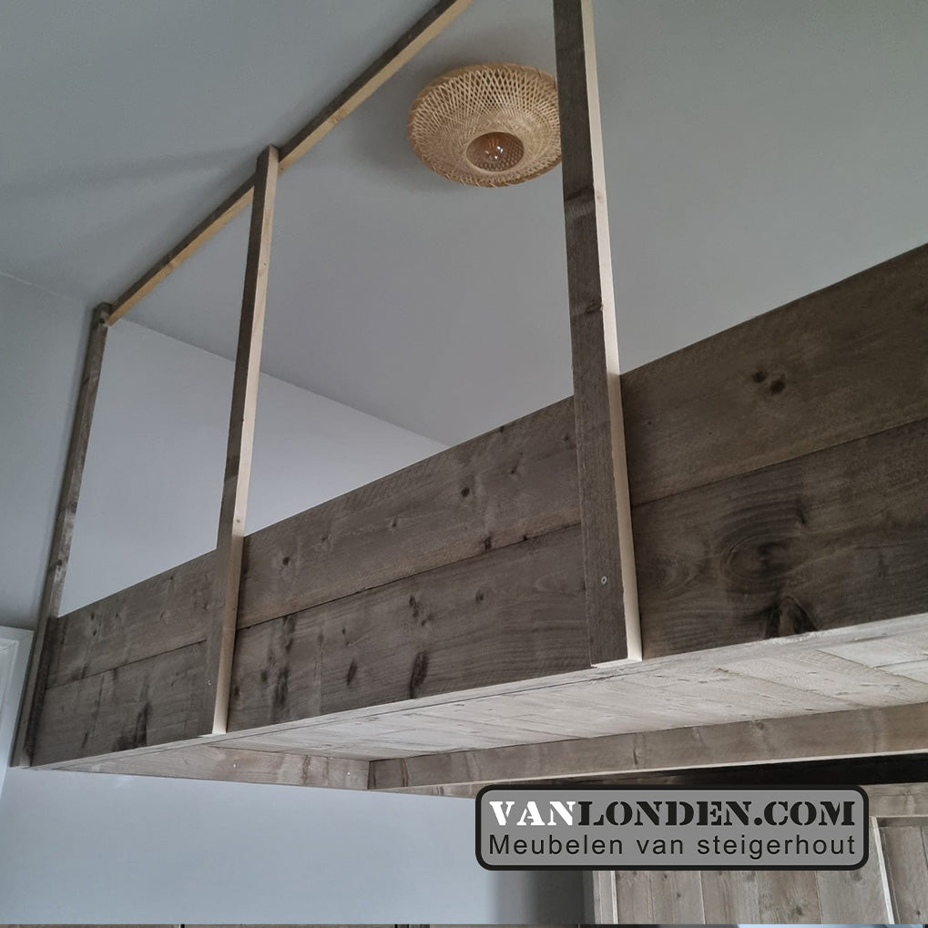 Steigerhouten vide verdiepingsvloer met kast Boomer