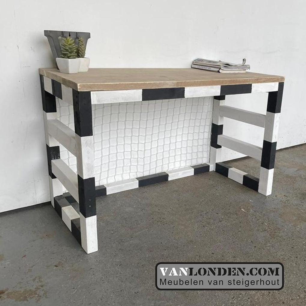 Steigerhouten voetbal bureau Lionel