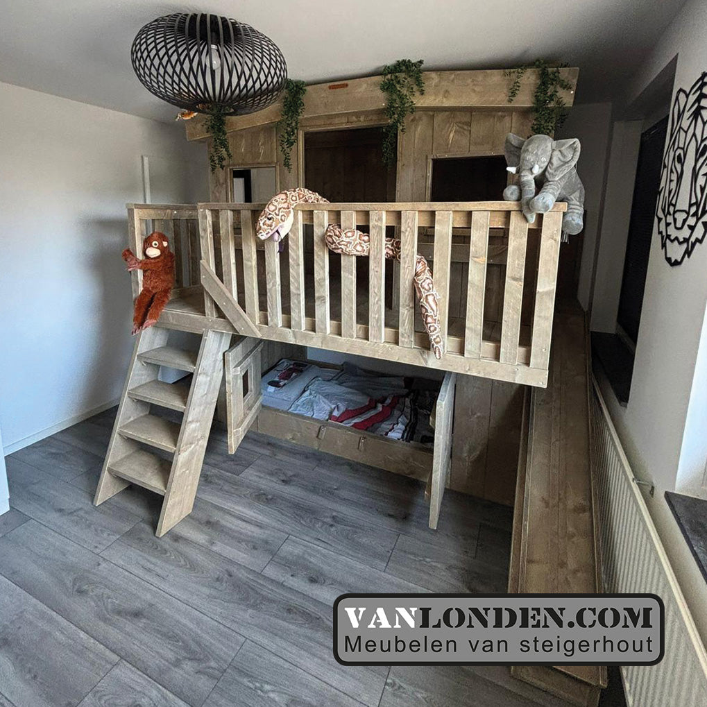 Steigerhouten boomhutbed Berry