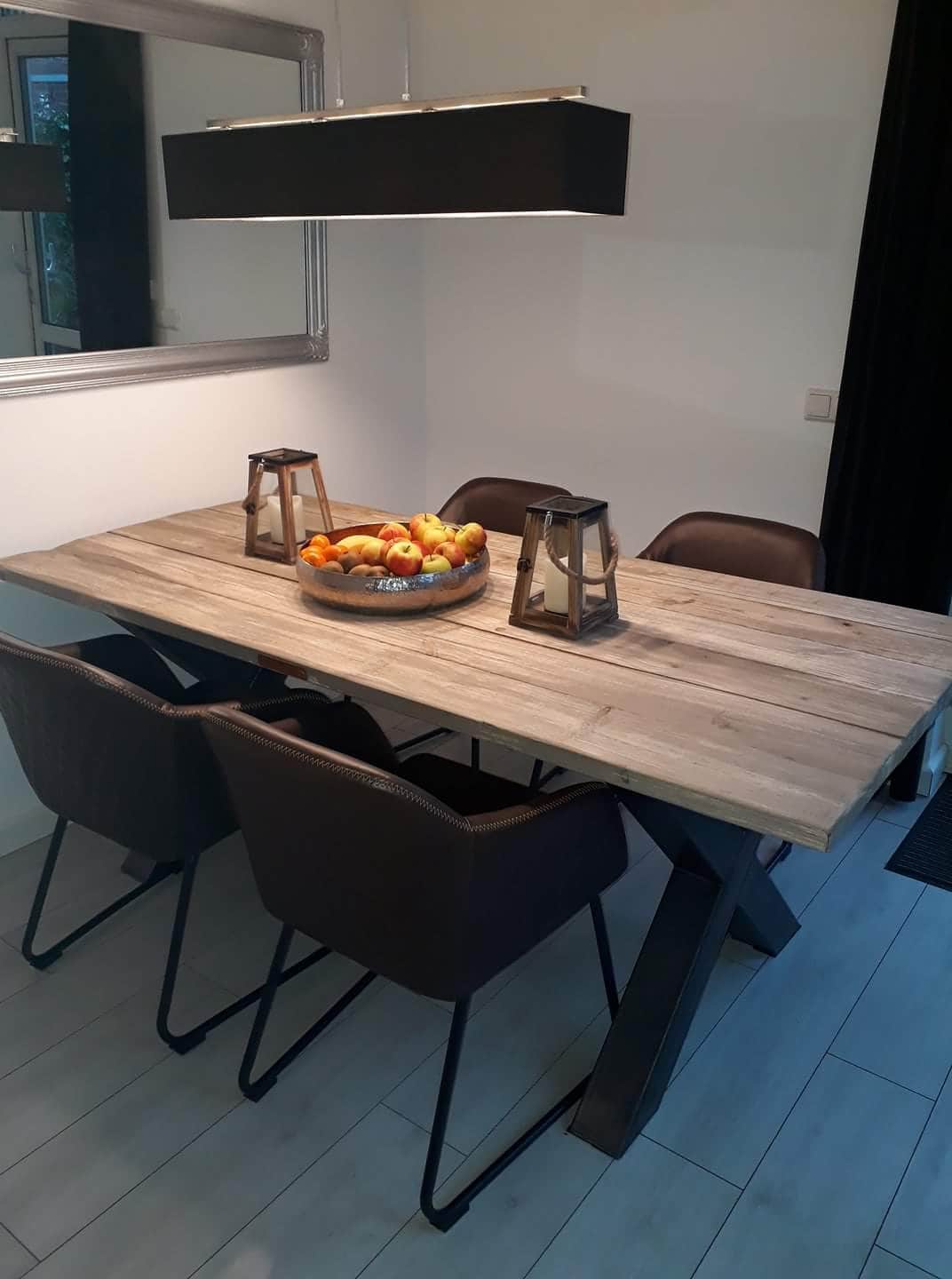 Tafel van balk planken Remco