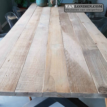 Tafel van balk planken Remco