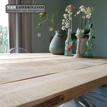 Tafel van balk planken Remco