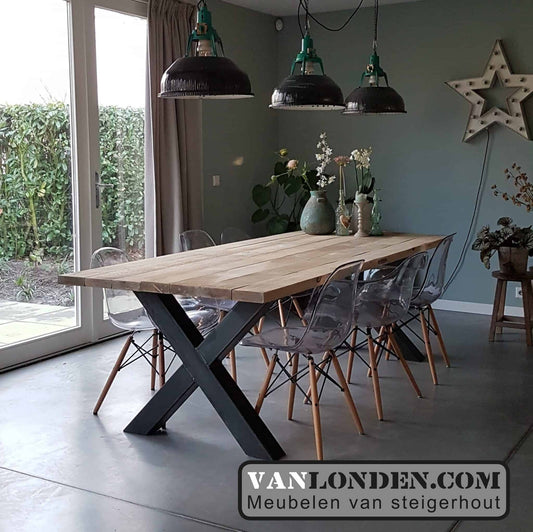 Tafel van balk planken Remco