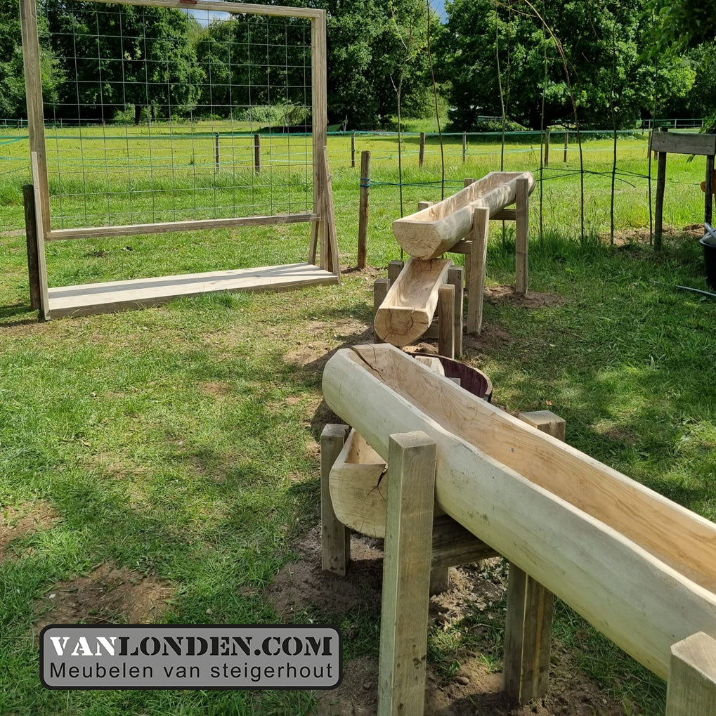 Waterbaan van boomstammen Charly