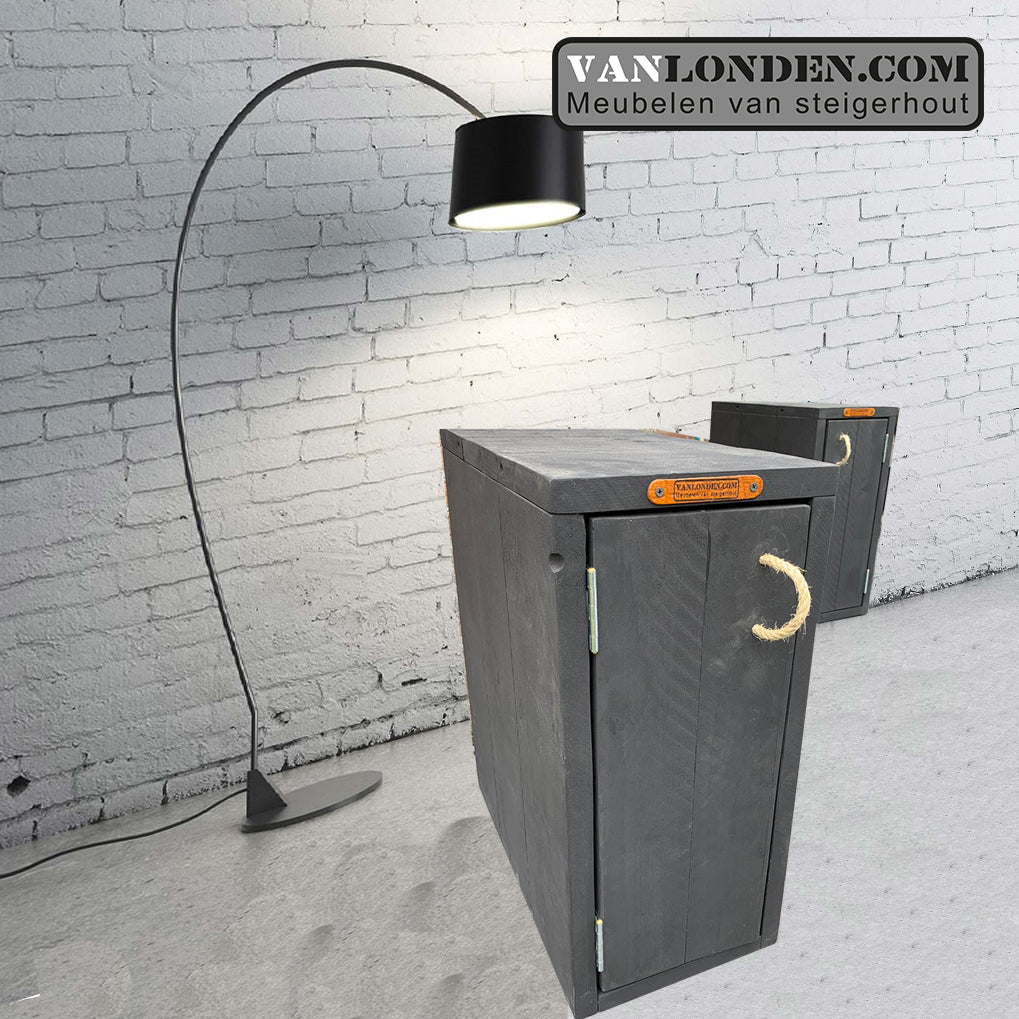 Zwart steigerhouten nachtkastje Roland
